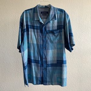 Tommy Bahama (L) 100% Silk Button Down Shirt